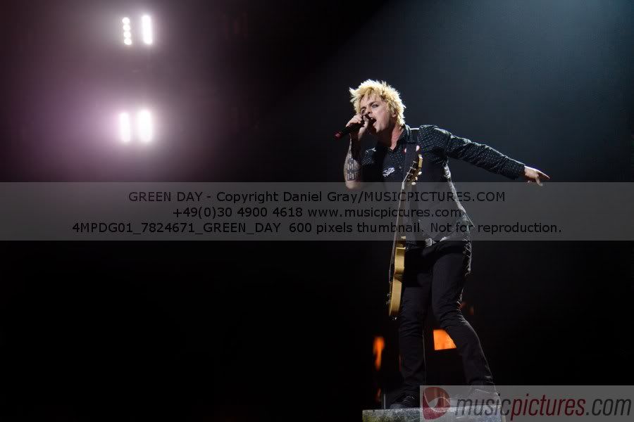 4MPDG01_7824671_GREEN_DAY_6.jpg