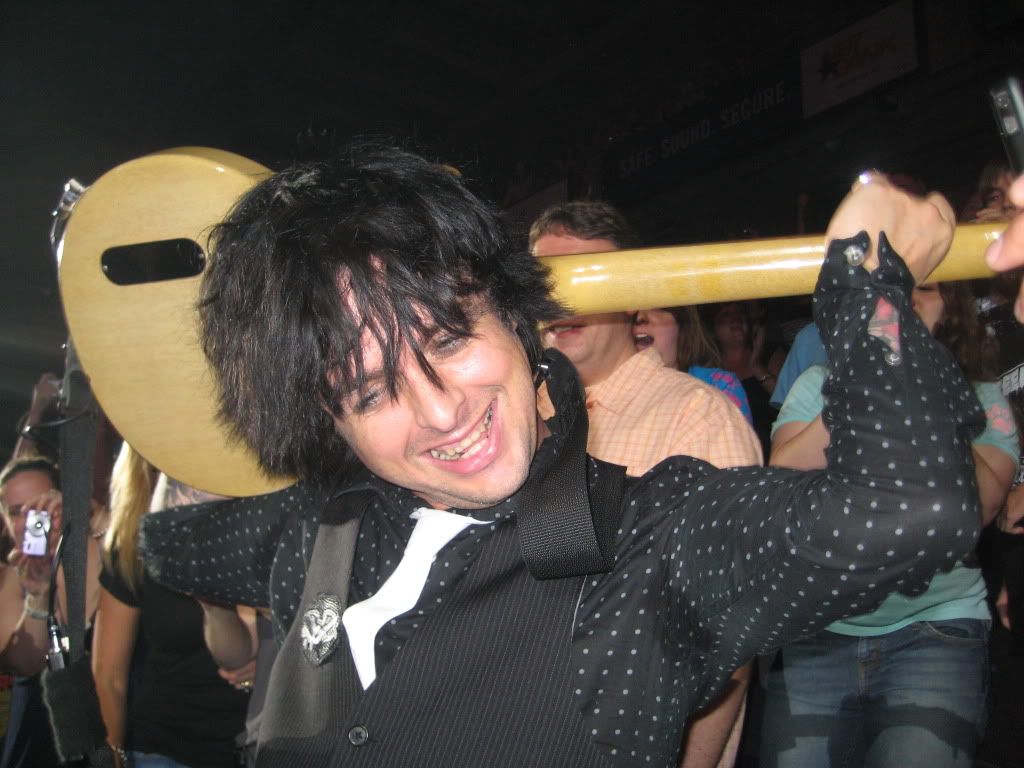 Billie_Joe_in_stands_2.jpg