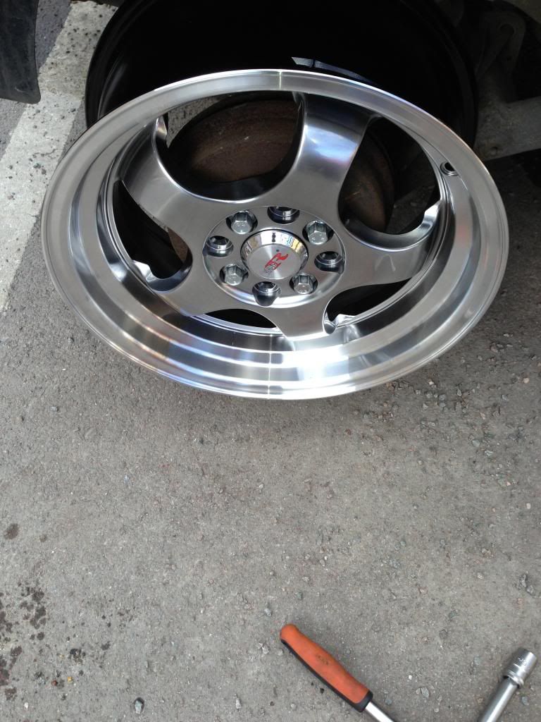 http://i963.photobucket.com/albums/ae116/kevinspeedfight/IMG_0302.jpg