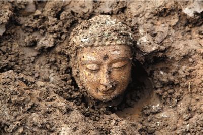  photo A Buddha statue is unearthed at the historic site of Yecheng a 2500-year-old ancient city in Linzhang county in Hebei Provin_zpsqasgy402.jpg
