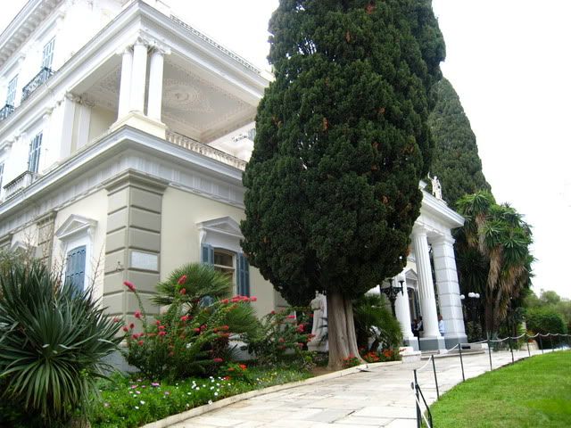 i963.photobucket.com/albums/ae119/cboone28/Corfu%20Turkey%202008/AchilleionPalace1atCorfu.jpg