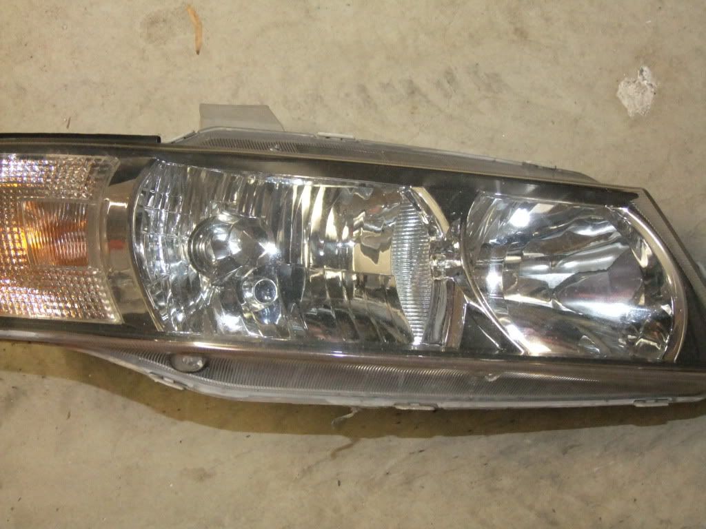 [VIC] vz svz headlights Just Commodores
