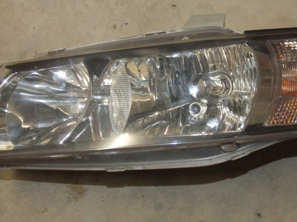 [VIC] vz svz headlights Just Commodores